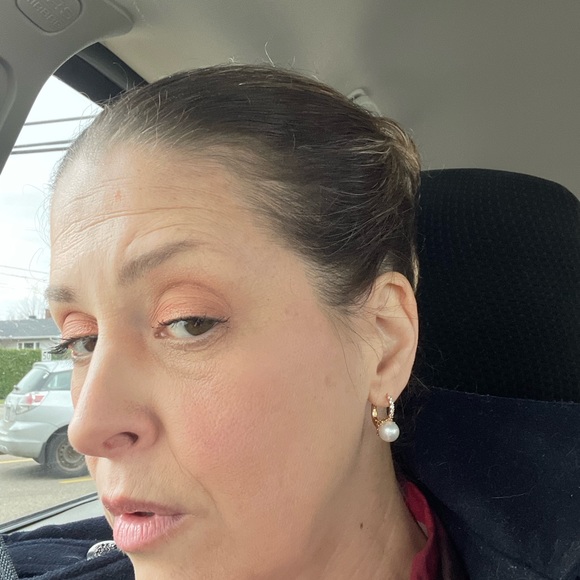 Huggies pearls gold tone and swarovski crystal earrings. - Picture 6 of 6